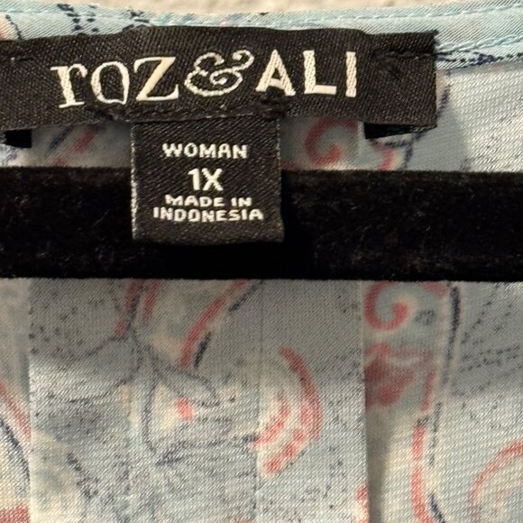 Roz & Ali Womens blouse Sz 1X Sleeveless Top With Tie Hem Blue & Pink Paisley - Picture 2 of 12